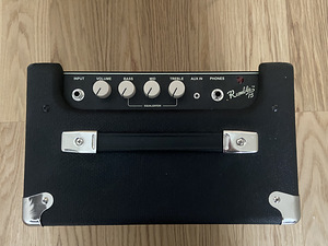 FENDER RUMBLE 15 V3 BASS COMBO (4 foto / 10)
