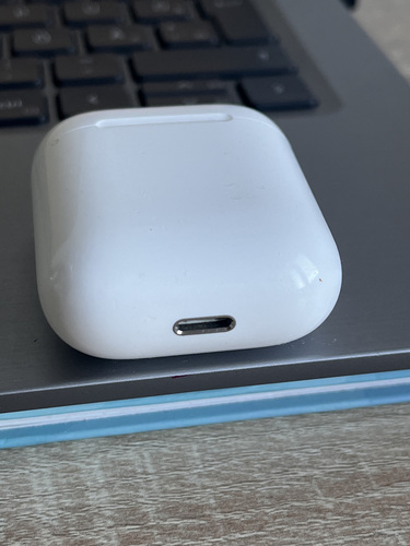 AirPods