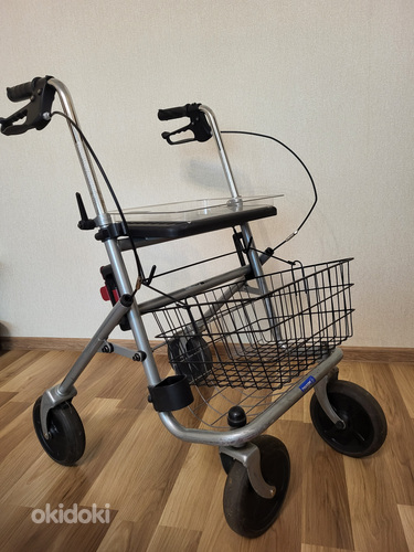Инвалидная коляска (фото #4)