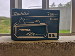 Новый Аккумулятор Makita BL1860B 18 В 6,0 Ач (1 фото из 2)