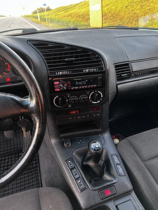 BMW E36 318i 85Kw (9 foto / 12)