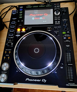 Pioneer DJ CDJ-2000NXS2 (1 foto / 6)