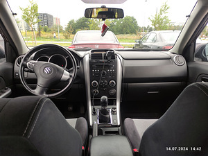 Suzuki grand vitara (5 foto / 5)