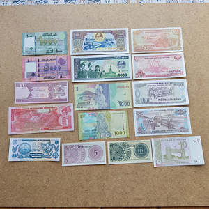 Бумажные деньги (4 фото из 10)