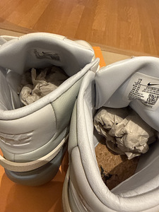 Кроссовки Nike (5 фото из 5)