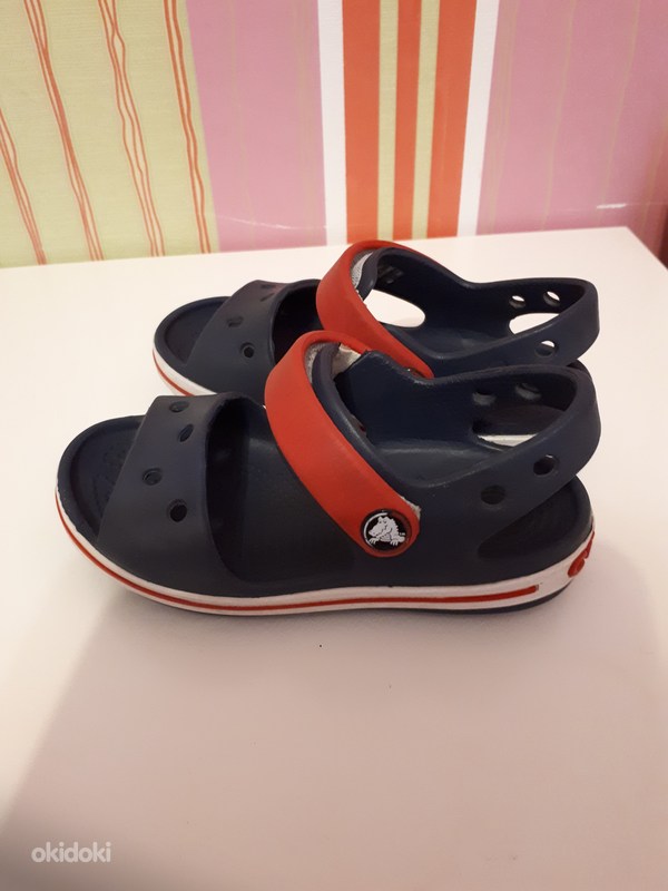 c8 crocs