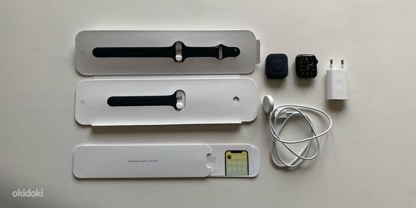Apple Watch 44мм серия 5 серый космос (фото #3)