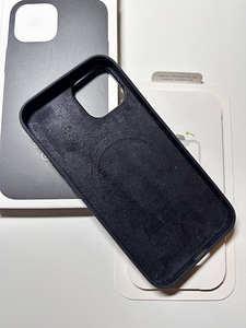 Чехлы для iPhone 14 (3 фото из 3)