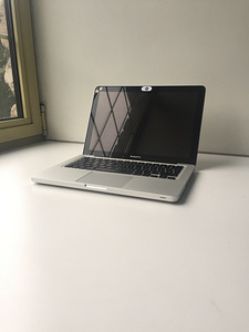 MacBook Pro 13.3" - Mid 2012 - 2.5GHz Core i5 750GB SSD (5 foto / 10)