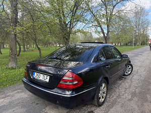 MERCEDES-BENZ E320 W211 (4 фото из 8)