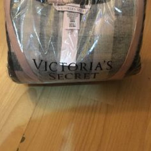 UUS! Victoria’s Secret Short PJ Set (2 foto / 3)