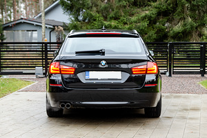 BMW 523i ` 2011 (6 foto / 15)