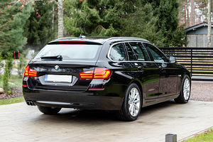 BMW 523i ` 2011 (8 foto / 15)
