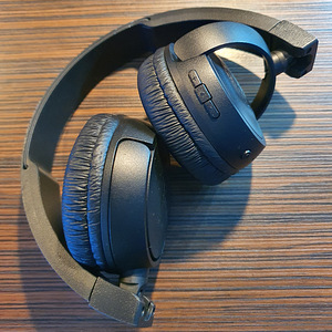 JBL T450BT (2 foto / 3)