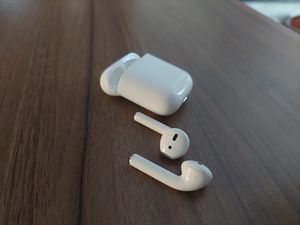 AirPods 2 kõrvaklapid (2 foto / 3)