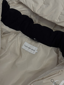 Calvin Klein Jeans sulemantel S (4 foto / 6)