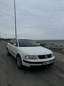 Volkswagen Passat 1.9tdi 81kw 1999 (2 foto / 8)