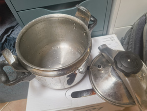 PETERHOF Pressure Cooker kiirkeedukatti (3 foto / 5)
