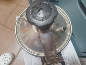 PETERHOF Pressure Cooker kiirkeedukatti (5 foto / 5)