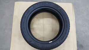 Зимние шины, Шины с лезвиями, Шины, GOODYEAR 235/50 R19 (3 фото из 4)