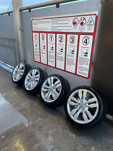Audi S6 OEM veljed R19 (2 foto / 2)