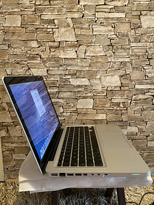 Apple Macbook Core 2 Duo 2.26 GHz 2GB (2 foto / 9)