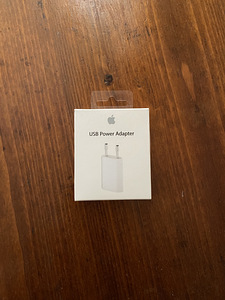 iPhone SE 2020/2nd Gen 64GB + adapter 5W (5 foto / 6)