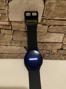 Samsung Galaxy Watch 4 + 15W Wireless Duo Pad + 7 rihma (5 foto / 6)