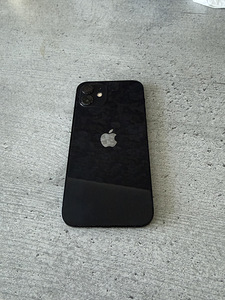 Б/у Iphone 12 в хорошем состоянии (2 фото из 4)