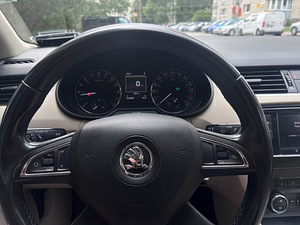 Skoda Octavia (6 foto / 11)