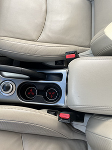 Mitsubishi Outlander 2012 (14 фото из 15)