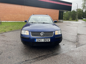 VW passat (2 фото из 12)