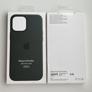 iPhone 12 Pro Max Silicone Case with MagSafe (2 фото из 5)