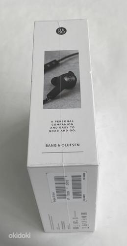 Bang & Olufsen BeoPlay E6 Black/Sand (фото #3)