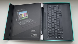 iPad Pro 10, 5" Logitech Slim Combo , Black (3 foto / 3)