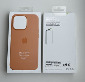 Apple iPhone 13 Pro Silicone Case with MagSafe (2 foto / 10)
