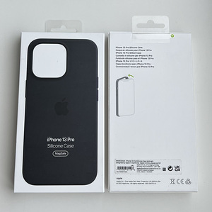 Apple iPhone 13 Pro Silicone Case with MagSafe (8 foto / 10)