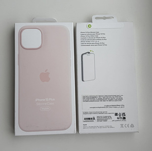 Apple iPhone 15 Plus Silicone Case with Magsafe (2 foto / 5)