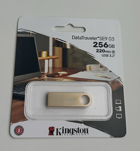 Kingston DataTraveler SE9 G3 256GB 220MB/s (1 foto / 2)