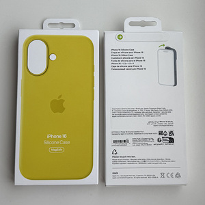 Apple iPhone 16 Silicone Case with Magsafe (7 foto / 10)