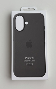 Apple iPhone 16 Silicone Case with Magsafe (9 foto / 10)