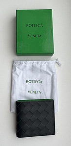 Bottega Veneta Intrecciato Bi-Fold Wallet , Black / Grass (1 foto / 2)