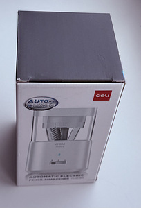 Deli Automatic Electric Pencil Sharpener 71203 , White/Gray (4 foto / 8)