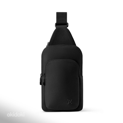 Louis Vuitton Avenue Slingbag PM , Black
