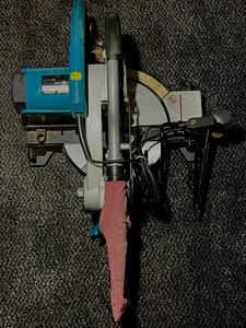 Makita MLS 100 järkamissaag (1 foto / 2)