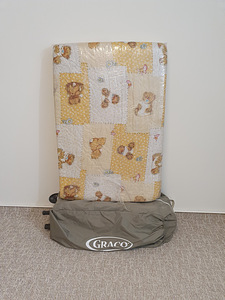 Graco kokkupandav beebivoodi + madrats (8 foto / 10)