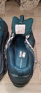 BALENCIAGA triple s (5 foto / 5)