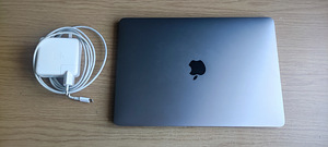 MacBook Pro 13-inch (2017) (5 foto / 5)
