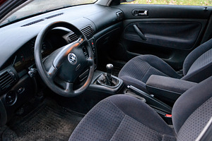 VOLKSWAGEN PASSAT (5 фото из 6)