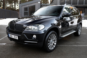 BMW X5 Sportpakett Shadowline Individual 3.0 210kW (3 foto / 15)